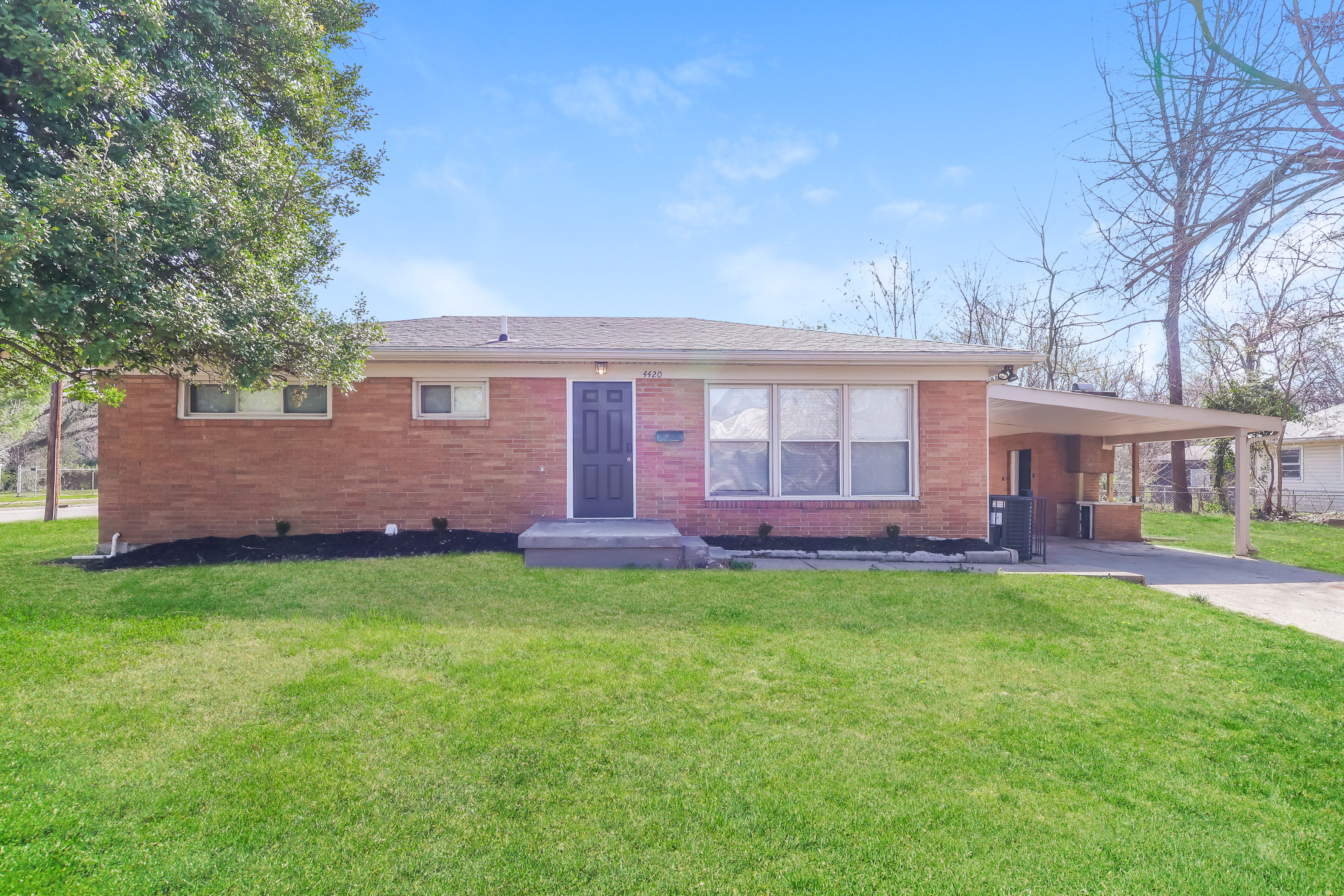 4420 Greenwood Ave Louisville, KY 40211